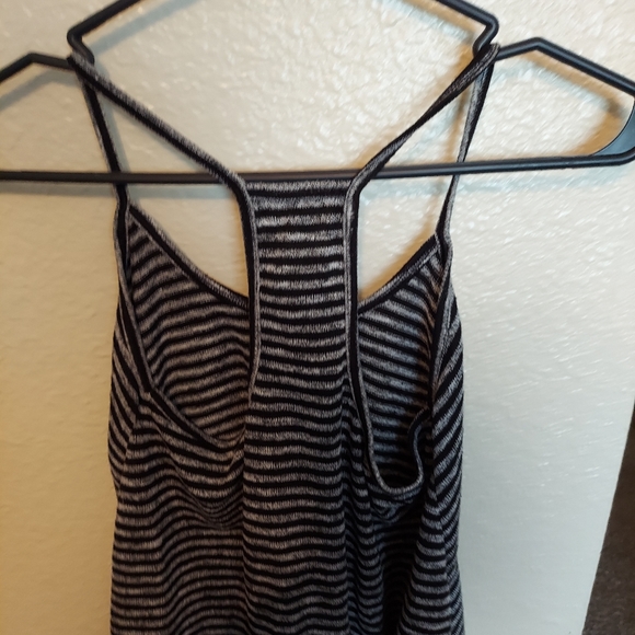 American Eagle Crop Top - Picture 3 of 3